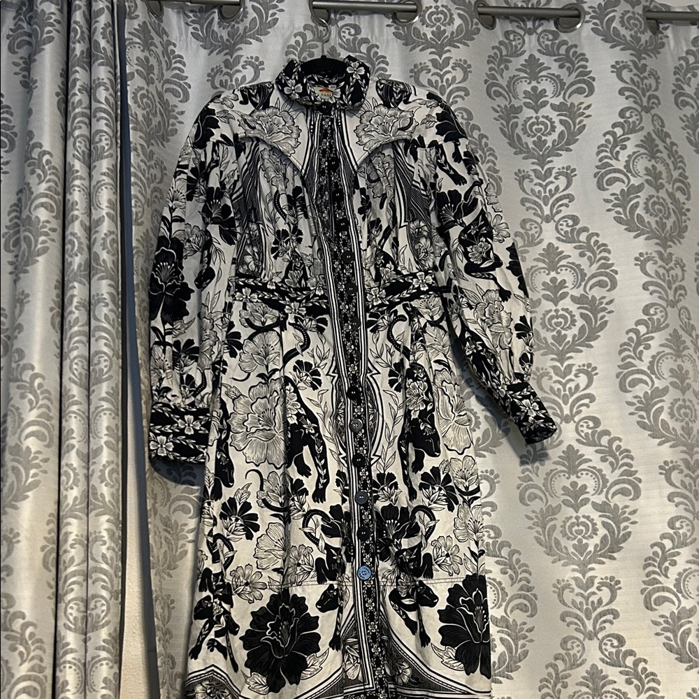 Farm Rio Black and White Floral midi dress size small - Picture 3 of 4